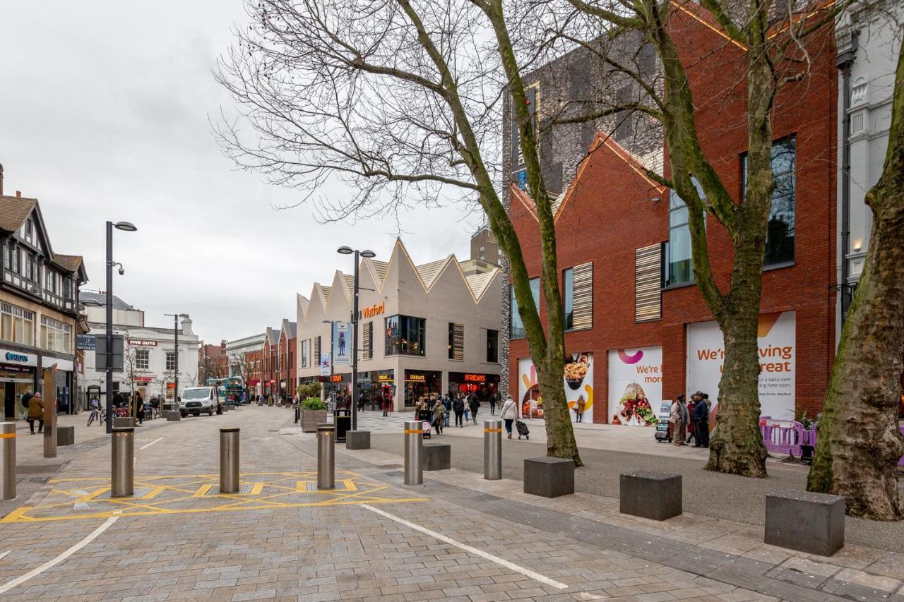 Watford Town Centre, Serviced One Bed Flat With Choice Of King Or Twin Beds, Sleeps Up To 4 Sharing, Free Wifi And Free Movies Londres Exterior foto