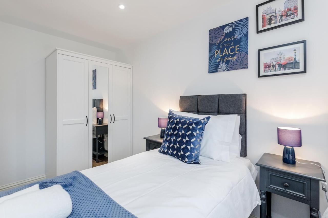 Watford Town Centre, Serviced One Bed Flat With Choice Of King Or Twin Beds, Sleeps Up To 4 Sharing, Free Wifi And Free Movies Londres Exterior foto